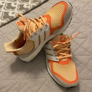 Adidas Ultra Boosts (EUC)